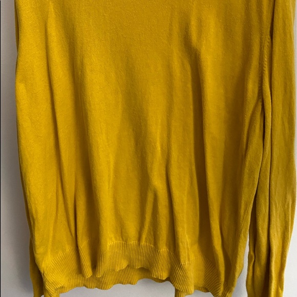 Yellow knit sweater - Picture 2 of 2